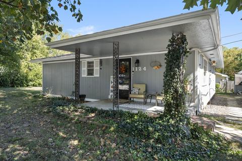1124 S Lone Pine Ave, Springfield, MO 65804 photo 1