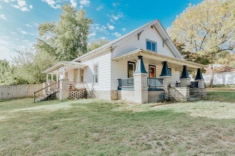 318 E Monroe St, Walnut Grove, MO 65770 photo 1