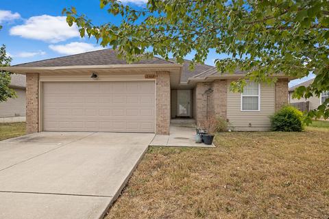 2462 W Cedar Creek Dr, Springfield, MO 65803 photo 1