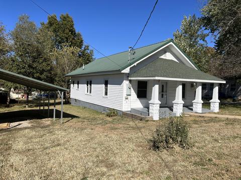 516 Benton St, Ava, MO 65608 photo 1