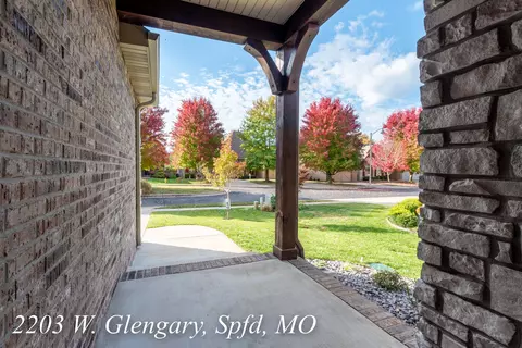 2203 W Glengary Ct, Springfield, MO 65810 photo 9