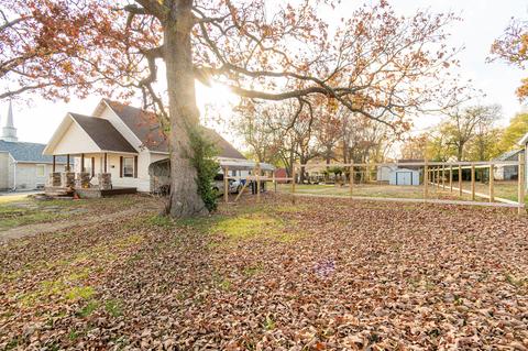900 13th St, Monett, MO 65708 photo 1