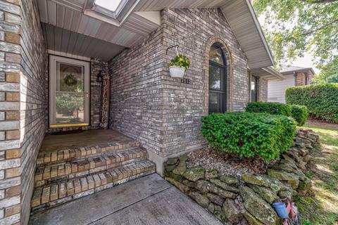 2512 N Honeysuckle Way, Springfield, MO 65802 photo 1