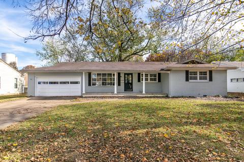 2008 E Meadow Dr, Springfield, MO 65804 photo 1