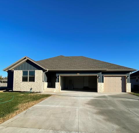 5623 W Pine St, Springfield, MO 65802 photo 1