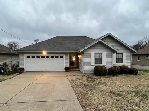 1781 E Redbud Ln, Springfield, MO 65803 photo 1