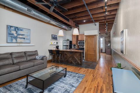 509 W Olive St #203, Springfield, MO 65806 photo 1