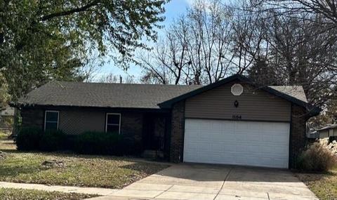 1104 W Sunset St, Springfield, MO 65807 photo 1