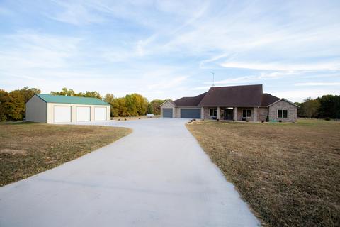 2026 W Hicks Rd, Nixa, MO 65714 photo 1