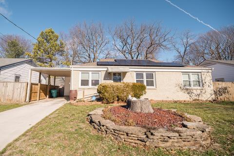 215 E Lindberg St, Springfield, MO 65807 photo 1