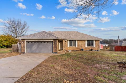 828 S Barwick Pl, Willard, MO 65781 photo 1