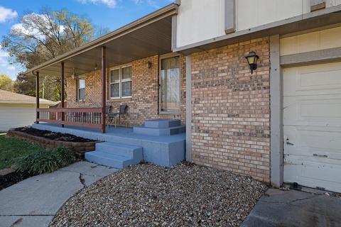 3668 W Watkins St, Springfield, MO 65802 photo 1