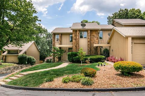 3452 E Catalpa St, Springfield, MO 65809 photo 1