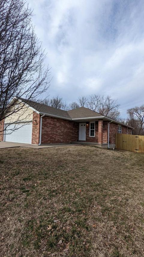 1251 E Mcclernon St, Springfield, MO 65803 photo 1