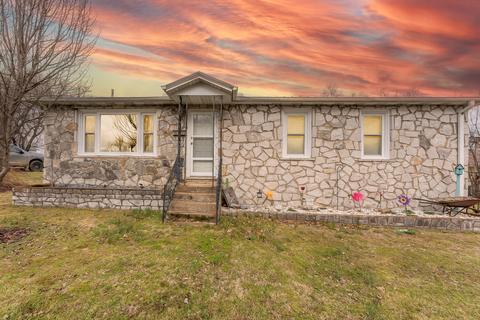 512 Vine St, Thayer, MO 65791 photo 1