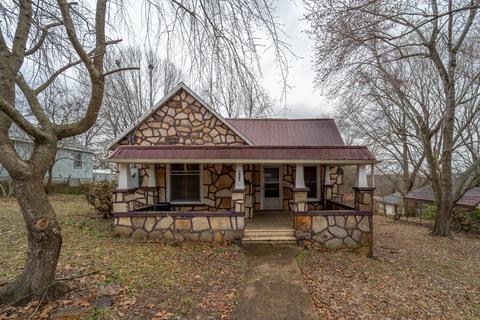 914 Vine St, Thayer, MO 65791 photo 1