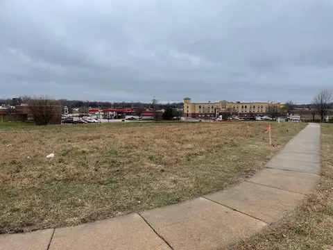 3340 W Bellaire St, Springfield, MO 65803 photo 6