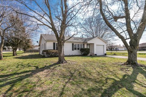 532 Chestnut St, Marshfield, MO 65706 photo 1