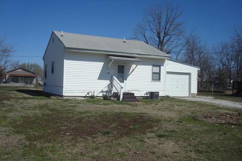 140 E Russell St, Goodman, MO 64843 photo 1