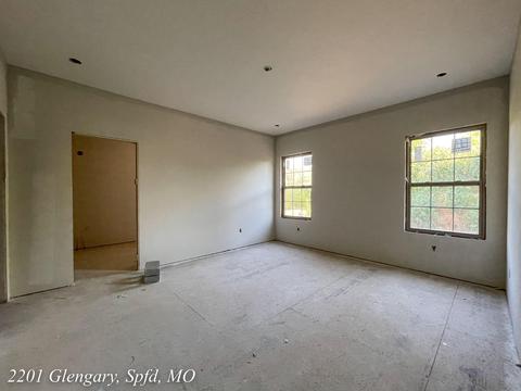 Bedroom - 2175 W Glengary Ct, Springfield, MO 65810 photo 2 of 2