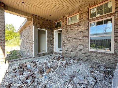 Exterior - 2175 W Glengary Ct, Springfield, MO 65810 photo 2 of 2