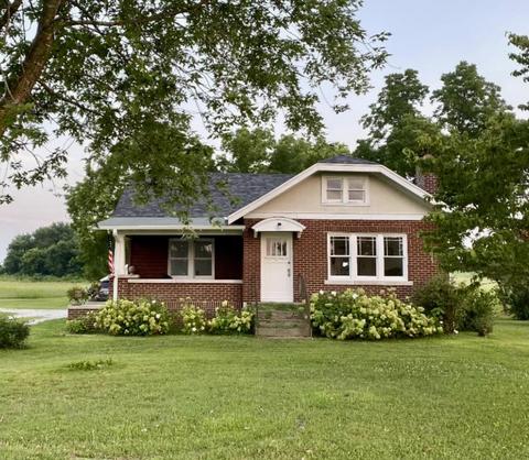 6542 E Division St, Springfield, MO 65802 photo 1