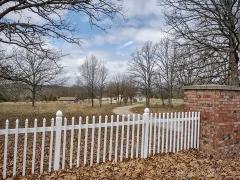 779 Settlers Trail Rd, Marshfield, MO 65706 photo 1