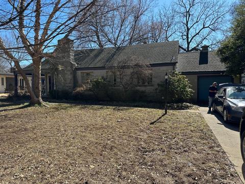 708 E Kingsbury St, Springfield, MO 65807 photo 1