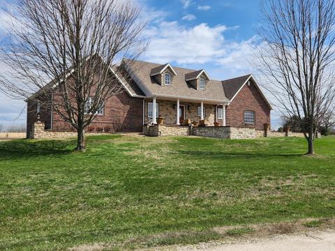143 Village Dr, Marshfield, MO 65706 photo 1