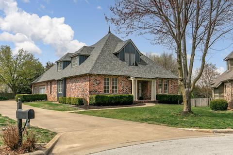 893 E Westchester Dr, Springfield, MO 65810 photo 1
