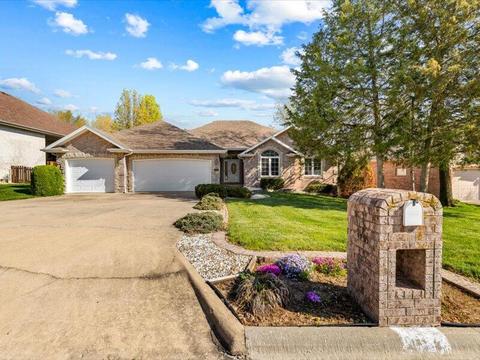 3027 W Cantebury St, Springfield, MO 65810 photo 1