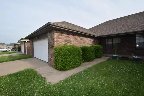 2799 W 2805 W Silverleaf St, Springfield, MO 65807 photo 1