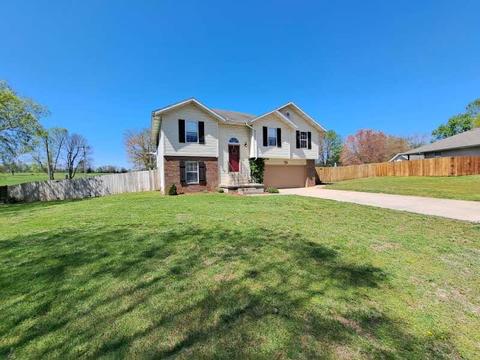 1531 N Pearson Dr, Springfield, MO 65802 photo 1