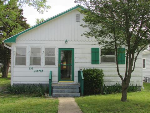 132 Jasper St, Aurora, MO 65605 photo 1