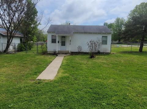 930 S Griffith Ave, Aurora, MO 65605 photo 1
