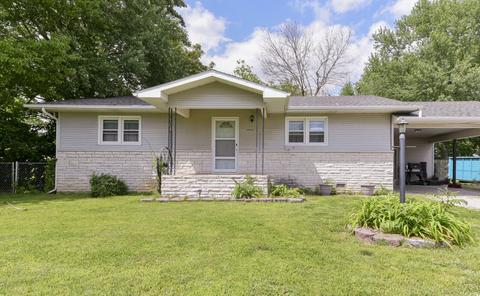 403 W Brown St, Clever, MO 65631 photo 1