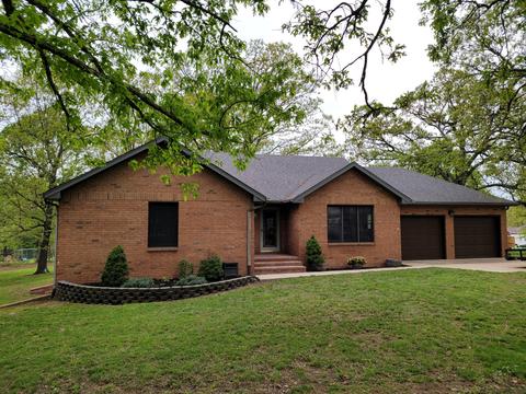 1529 N Pine St, Marshfield, MO 65706 photo 1