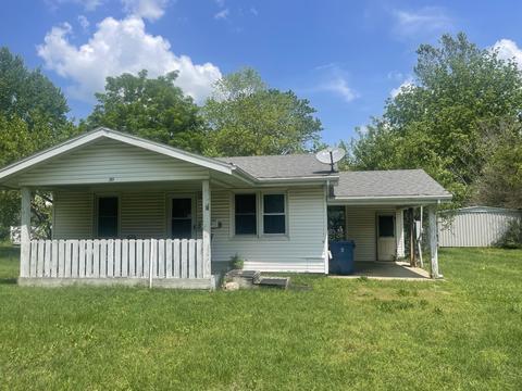 207 E Brooks St, Republic, MO 65738 photo 1