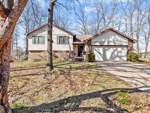 3835 N Daniels Pl, Springfield, MO 65803 photo 1