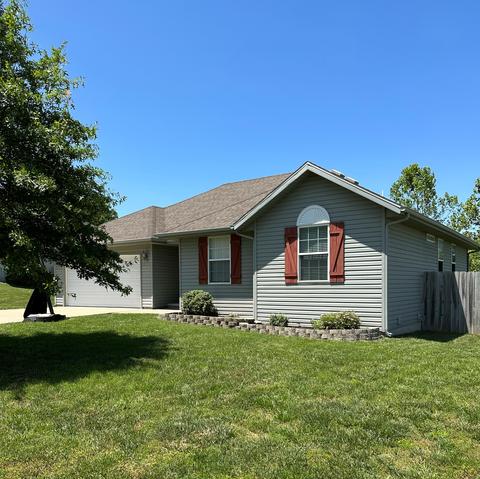 401 Nutmeg Ct, Sparta, MO 65753 photo 1