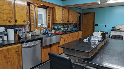 Kitchen - 1404 6th St, Monett, MO 65708 photo 4 of 5