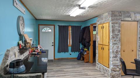 Entry Way - 1404 6th St, Monett, MO 65708 photo 1 of 7