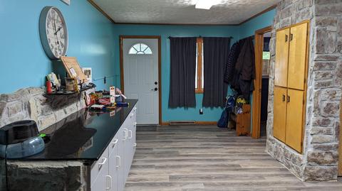 Entry Way - 1404 6th St, Monett, MO 65708 photo 6 of 7