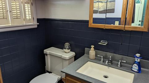Bath - 1404 6th St, Monett, MO 65708 photo 1 of 5
