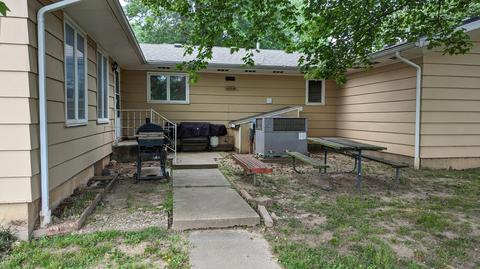 Exterior - 1404 6th St, Monett, MO 65708 photo 11 of 11