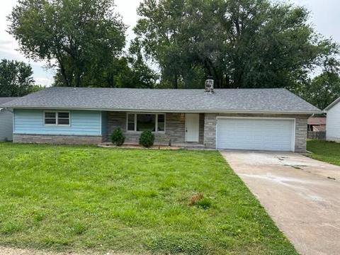 1933 S Sieger Dr, Springfield, MO 65804 photo 1