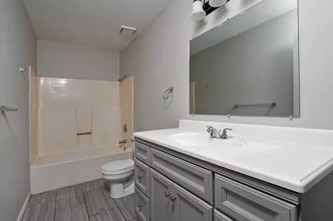 2049-2051 E Cairo, Springfield, MO 65802 photo 7