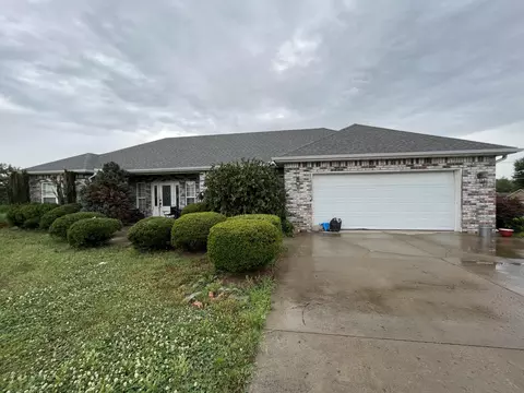 607 Howard Loop, Grove, OK 74344 photo 1