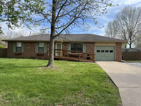 504 E Dyann Dr, Nixa, MO 65714 photo 1