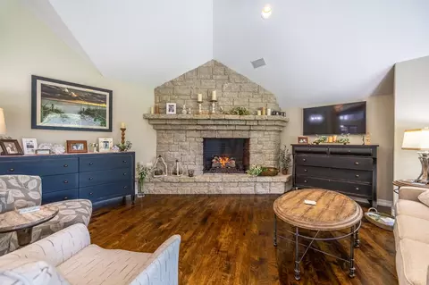 Living - 6301 S Riverglen Rd, Ozark, MO 65721 photo 2 of 9